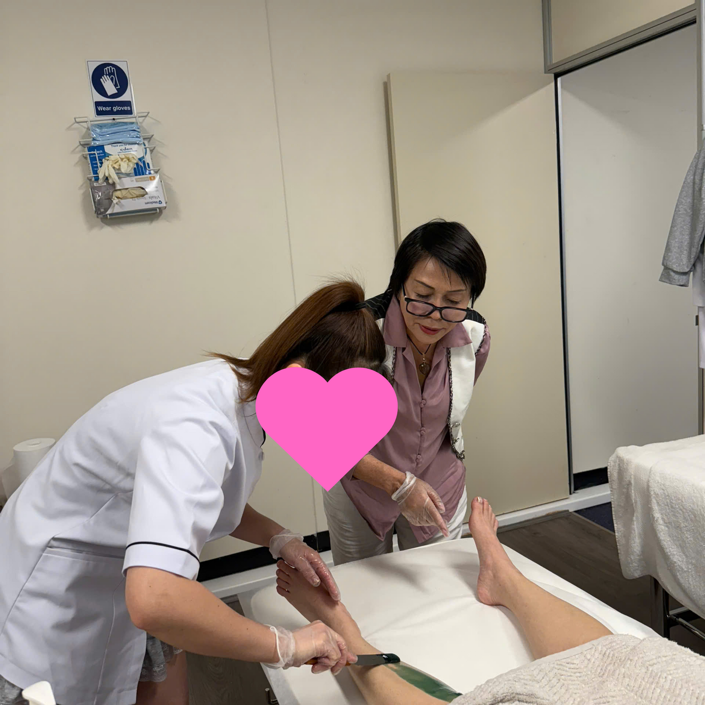 Providing Waxing Course with Certificate